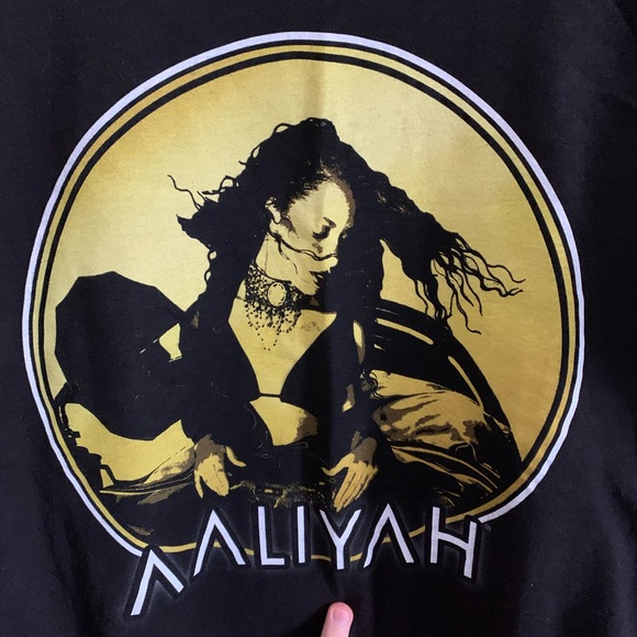 Aaliyah- Unisex Tee - Size Medium - Picture 2 of 4